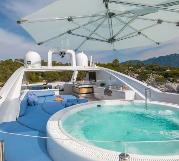 Jacuzzi And Sun Pads