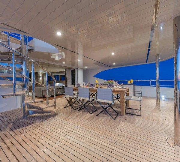 Deck Dining