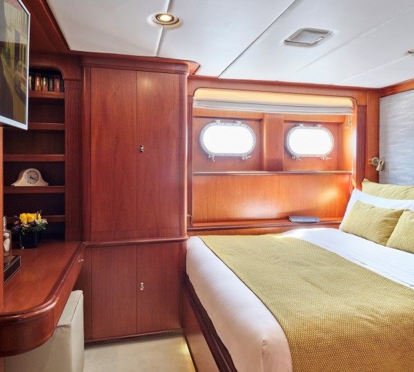 Double cabin