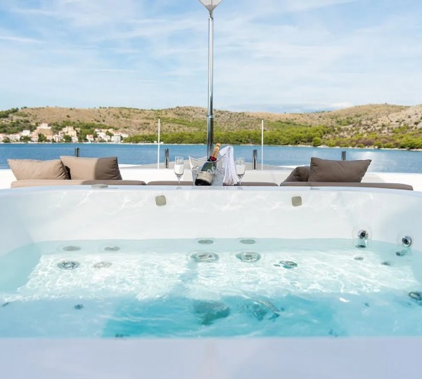AFRICA I Exterior - Jacuzzi