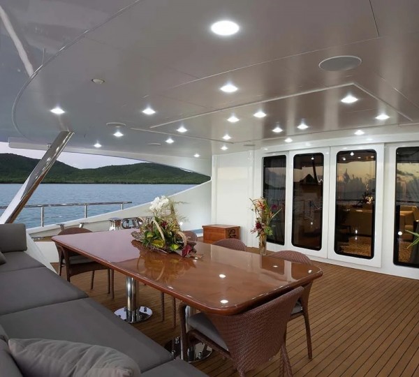 AFRICA I Exterior - Aft Deck