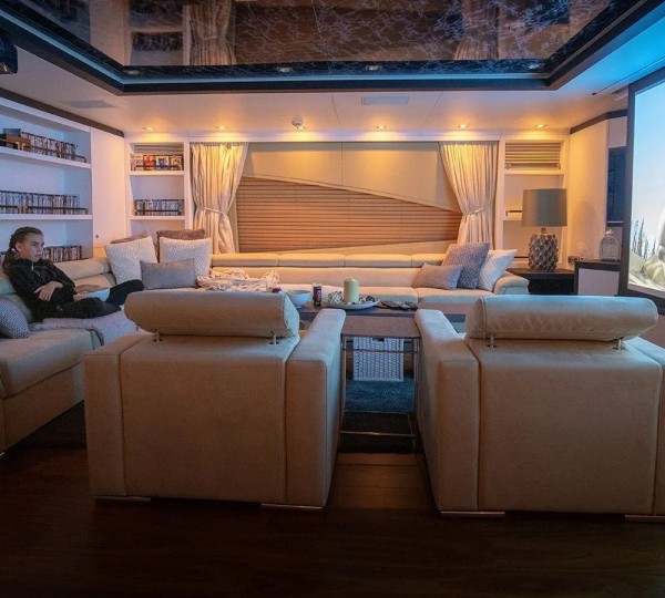 AFRICA I Interior - Projector Screen