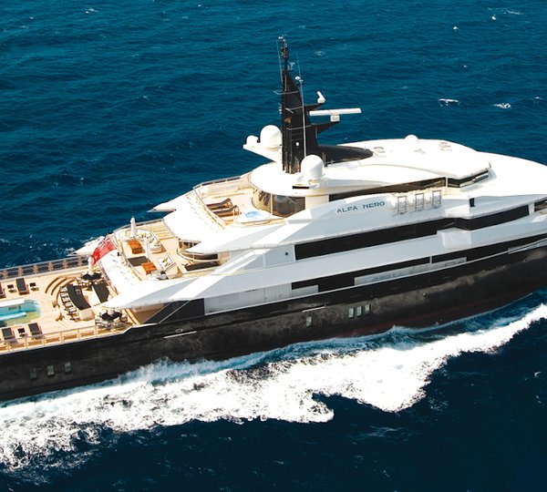 ALFA NERO Cruising With Guests