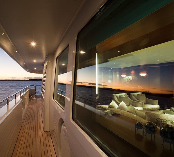 BLIND DATE Side Deck