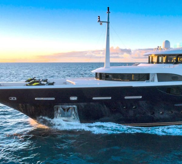 Benetti Yacht ANDIAMO - Bow Shot