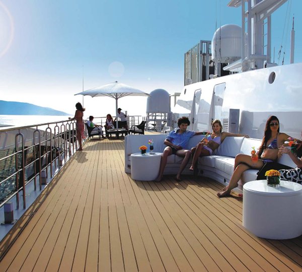 ELEGANT 007 - Sundeck