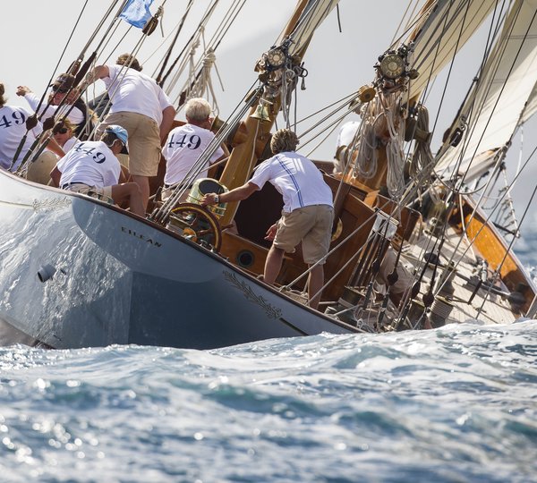 Eilean - Stern View, Racing in a Regatta