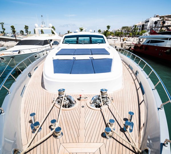 Foredeck And Sunpads