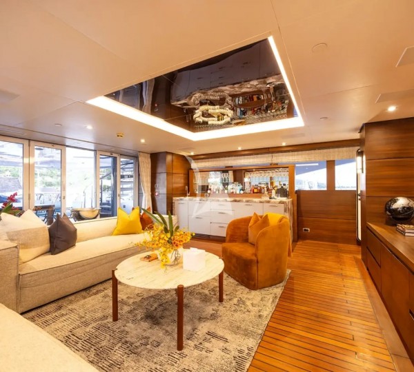 Interior Relaxation Area With Bar