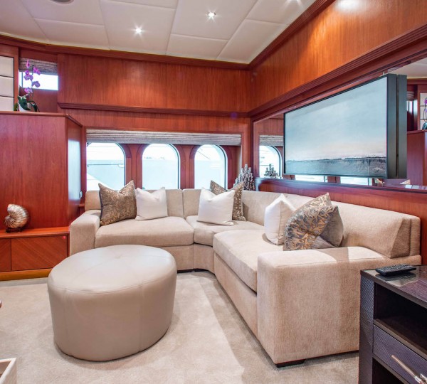 Lower Master Suite - Seating Area