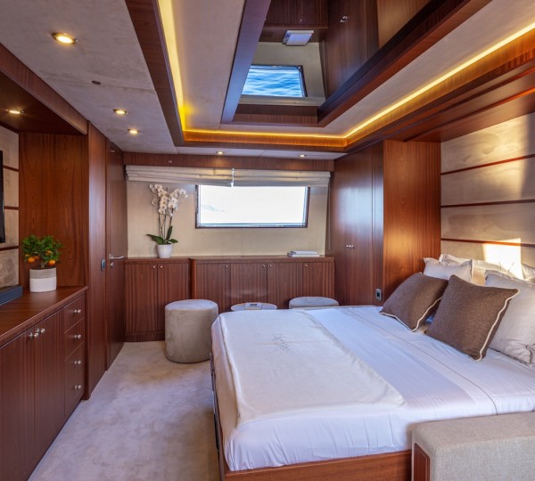 Playroom : Convertible Cabin