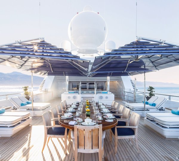 Pool Deck - Alfresco Dining Area Sunbathing