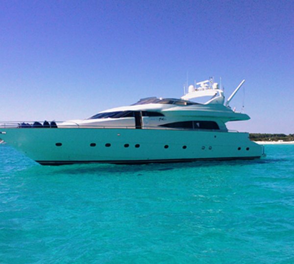 M/Y WHITE FANG - Main shot