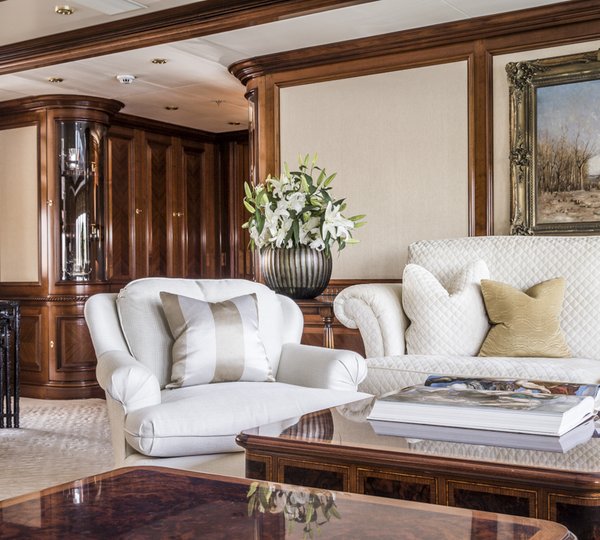 TATANIA Bridge Saloon