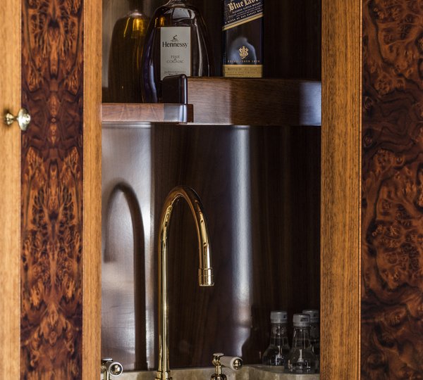 TATANIA Master Suite Drinks Bar