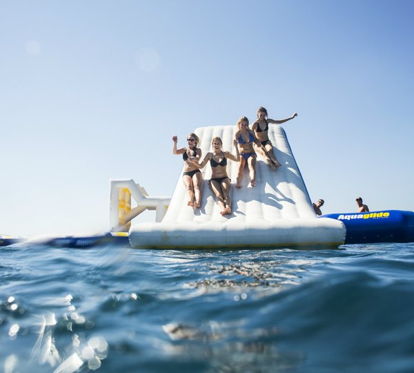 TITANIA Floating Water Toys