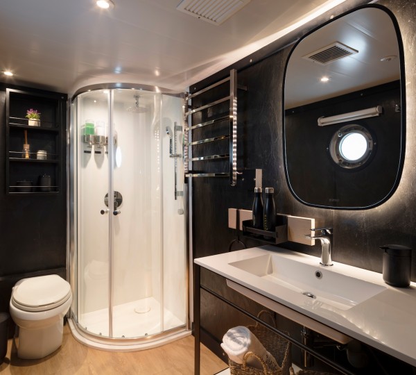 Twin Suite Bathroom