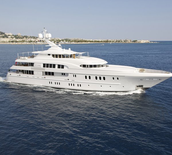 Yacht CAIPIRINHA By Lurssen - Underway On The French Riviera