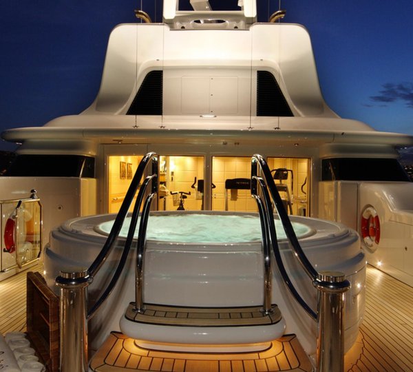 Yacht CAPRI By Lurssen - Jacuzzi Evening