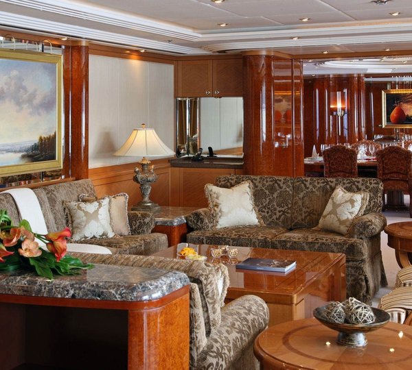 Yacht CAPRI By Lurssen - Seating