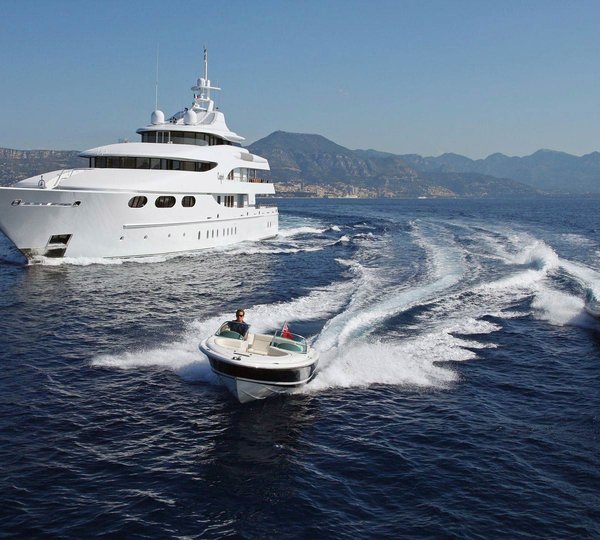 Yacht CAPRI By Lurssen - Tenders In The French Riviera