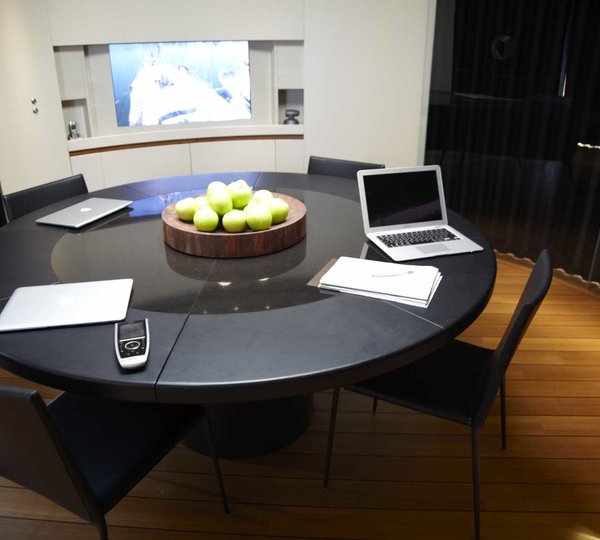 Yacht PANTHALASSA By Perini Navi - Dusk  - Interior Table