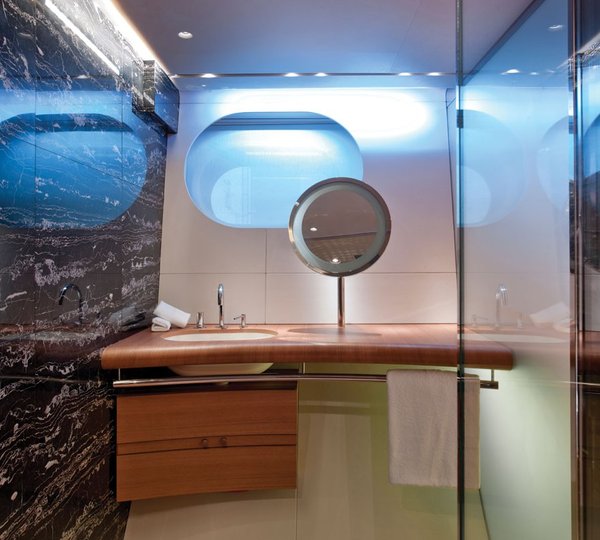 Yacht PANTHALASSA By Perini Navi - Dusk  - Powder Room
