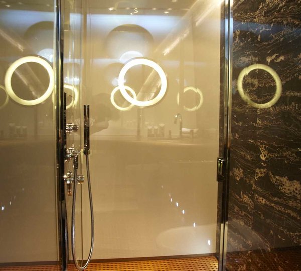 Yacht PANTHALASSA By Perini Navi - Dusk  - Shower Detail