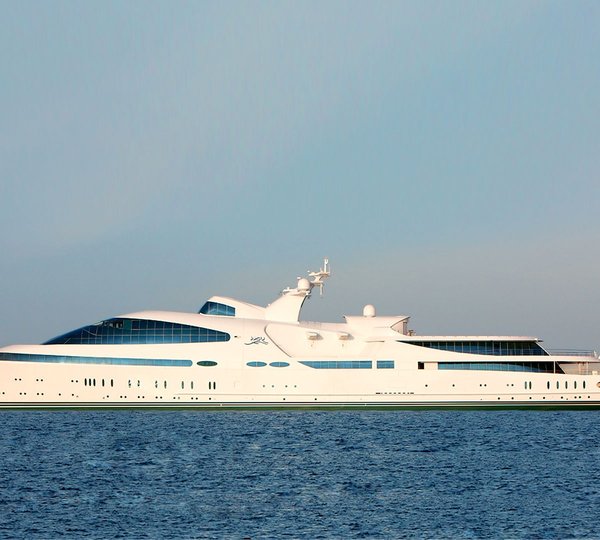 Yacht YAS