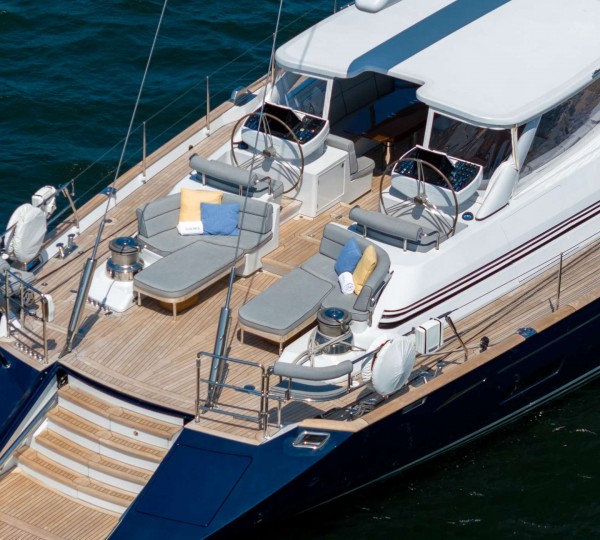 Aft Deck And Swim Platform