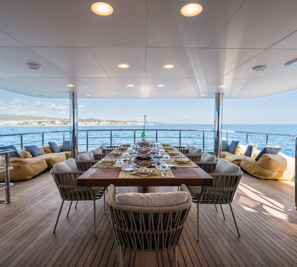 Al Fresco Dining Area Set Up