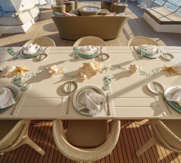 Al Fresco Dining Set Up