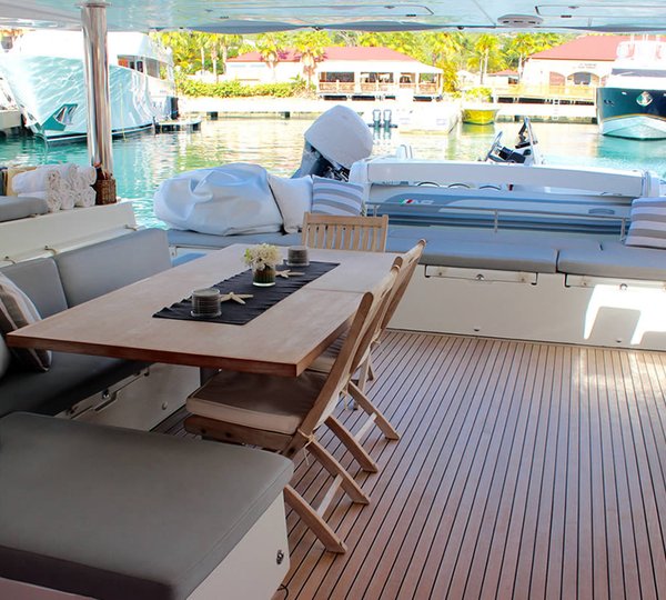 Charter Catamaran Avalon Aft Cockpit