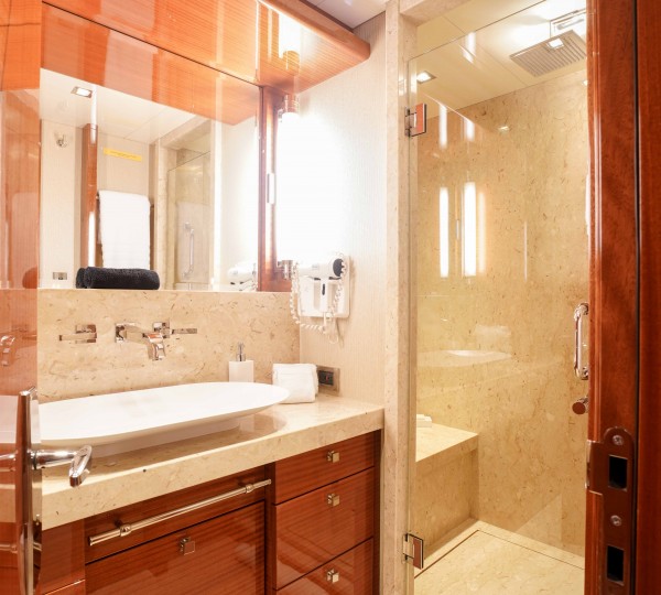 Guest Stateroom Bath