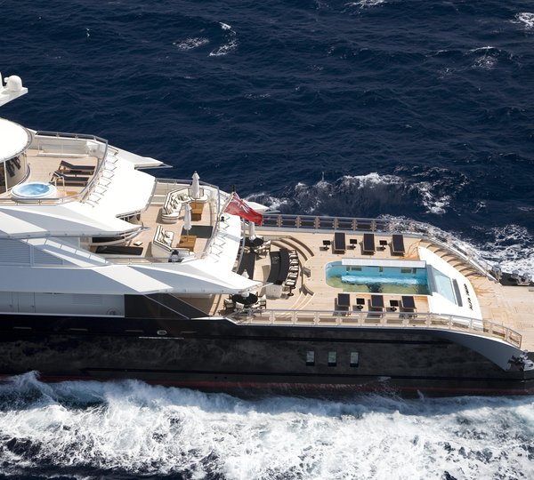 Luxurious ALFA NERO Cruising