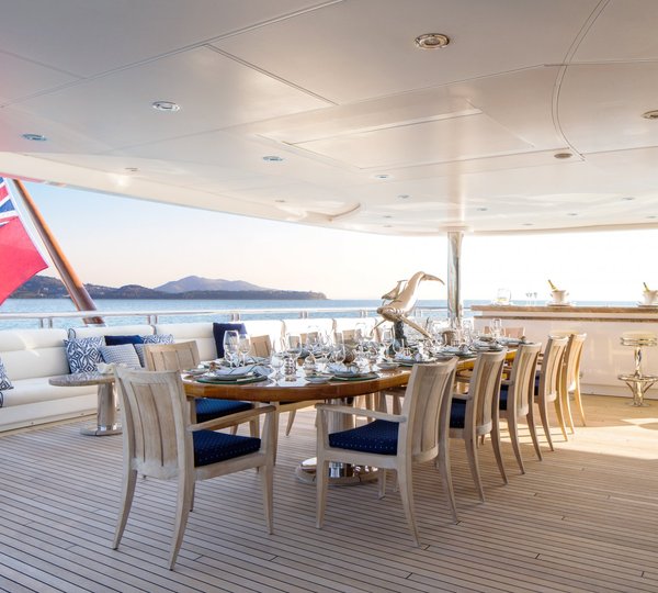 Yacht Titania Exterior