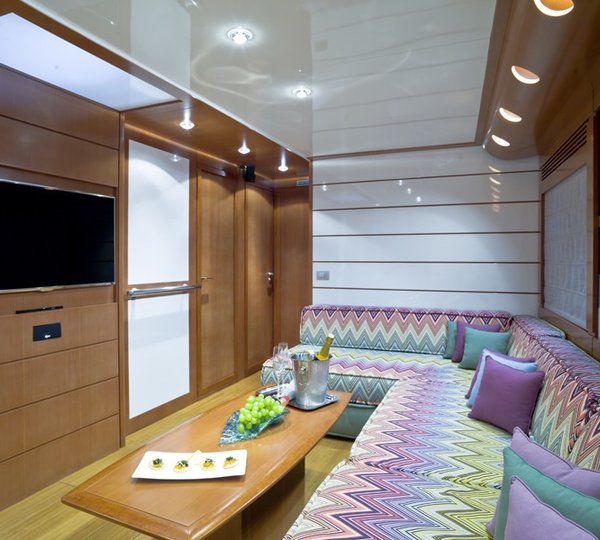 The 23m Yacht LOW BLOW