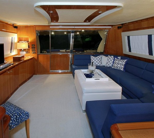 Inside On Board Yacht SIOUX EMPRESS