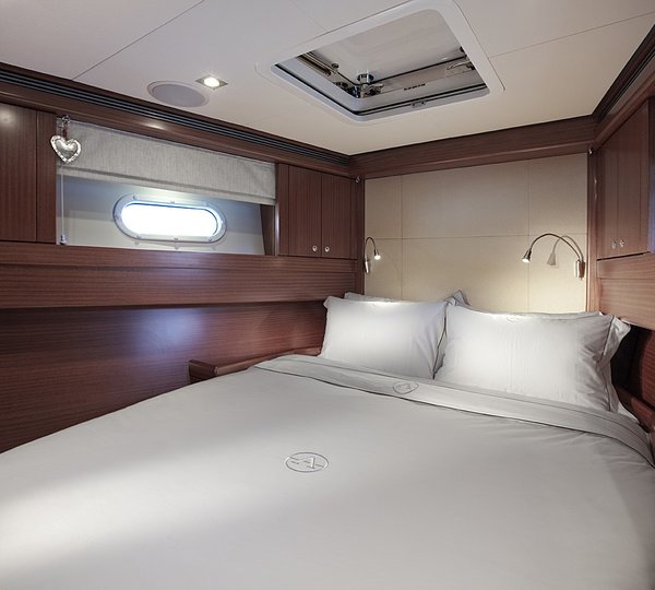 The 24m Yacht AIYANA