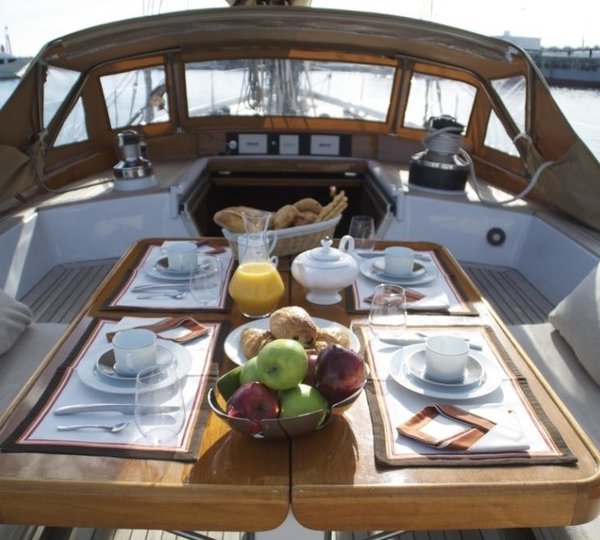 The 25m Yacht VOLADOR