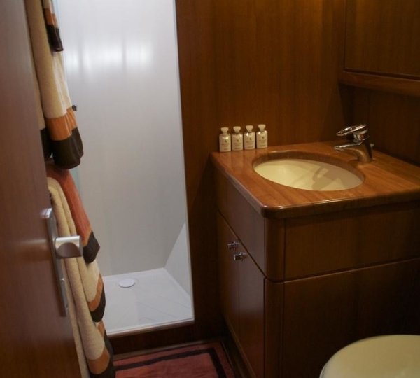 The 25m Yacht VOLADOR