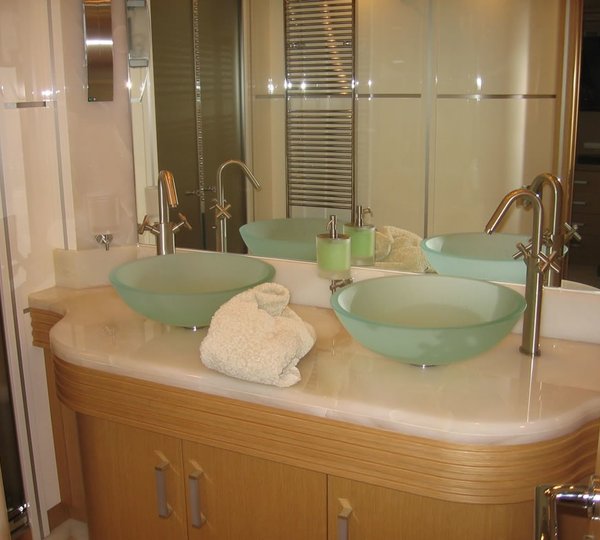 The 27m Yacht CAROCLA III