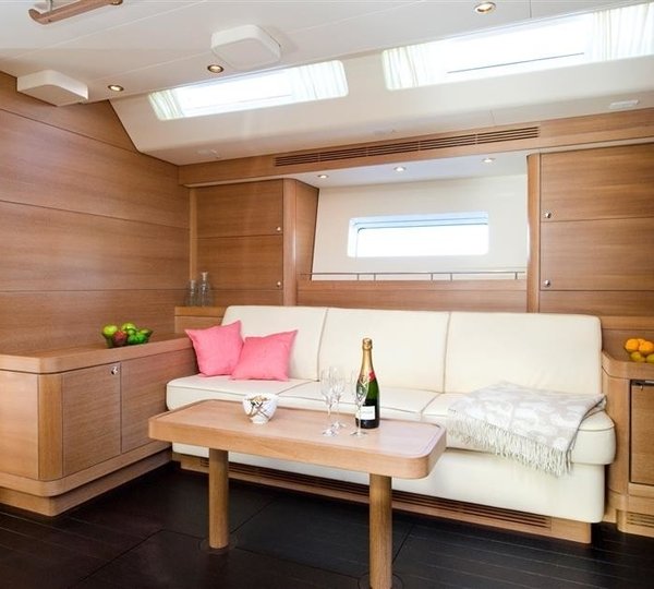 The 27m Yacht NEFERTITI