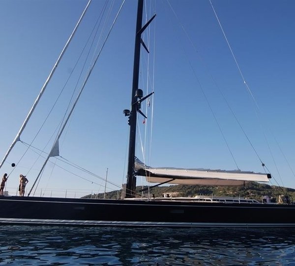 The 27m Yacht NEFERTITI