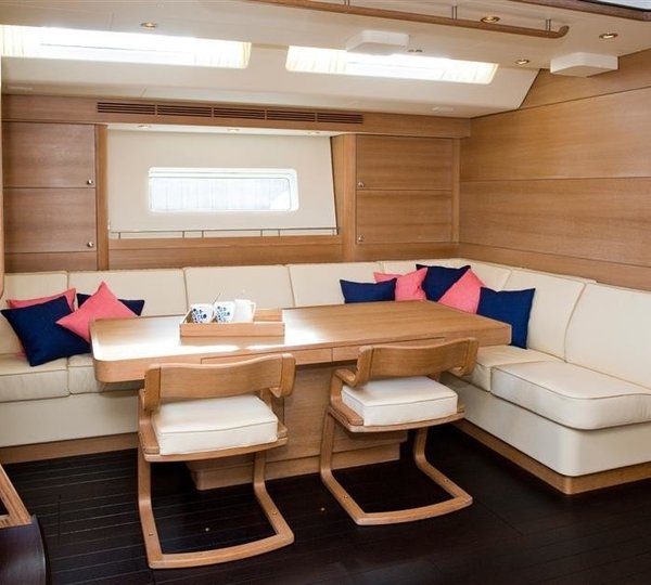 The 27m Yacht NEFERTITI