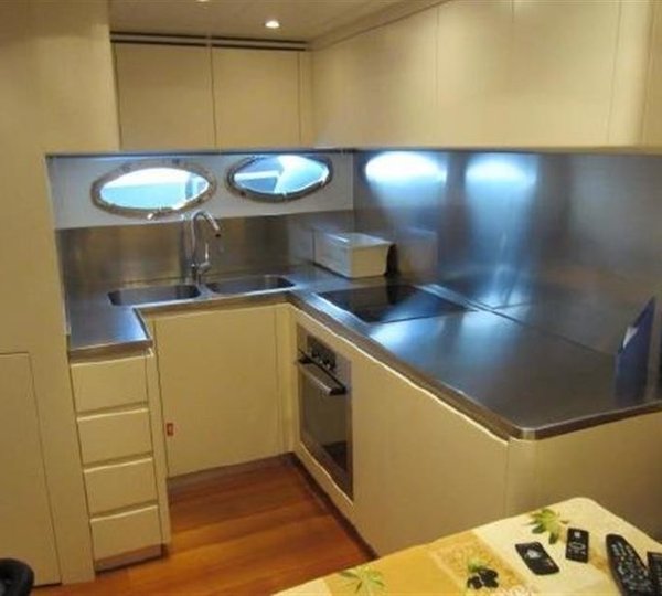 The 27m Yacht PETER K