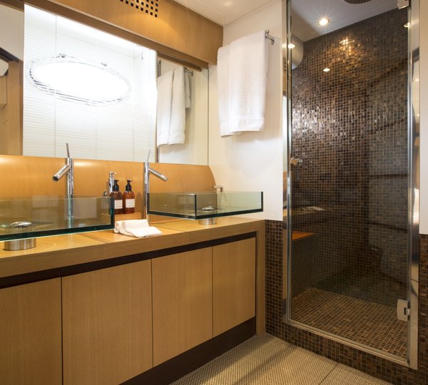 The 27m Yacht TIGER LILY OF LONDON