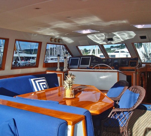 The 30m Yacht CALDERA