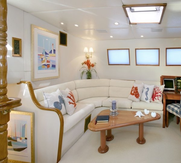 The 30m Yacht CALDERA