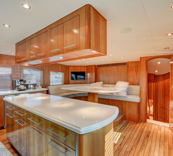 The 30m Yacht CRESCENDO